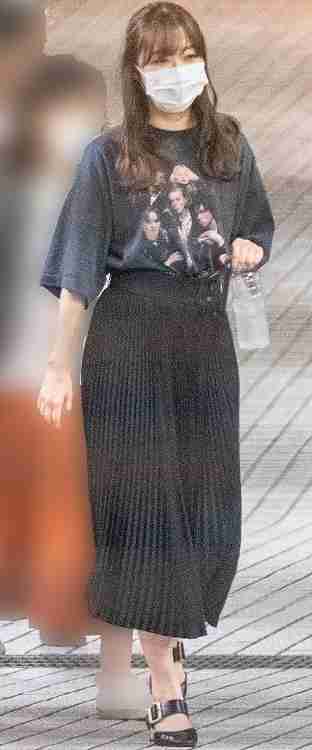 指原莉乃は6万円、ユーミン（松任谷由実）は金色…芸能人のド派手Tシャツ姿