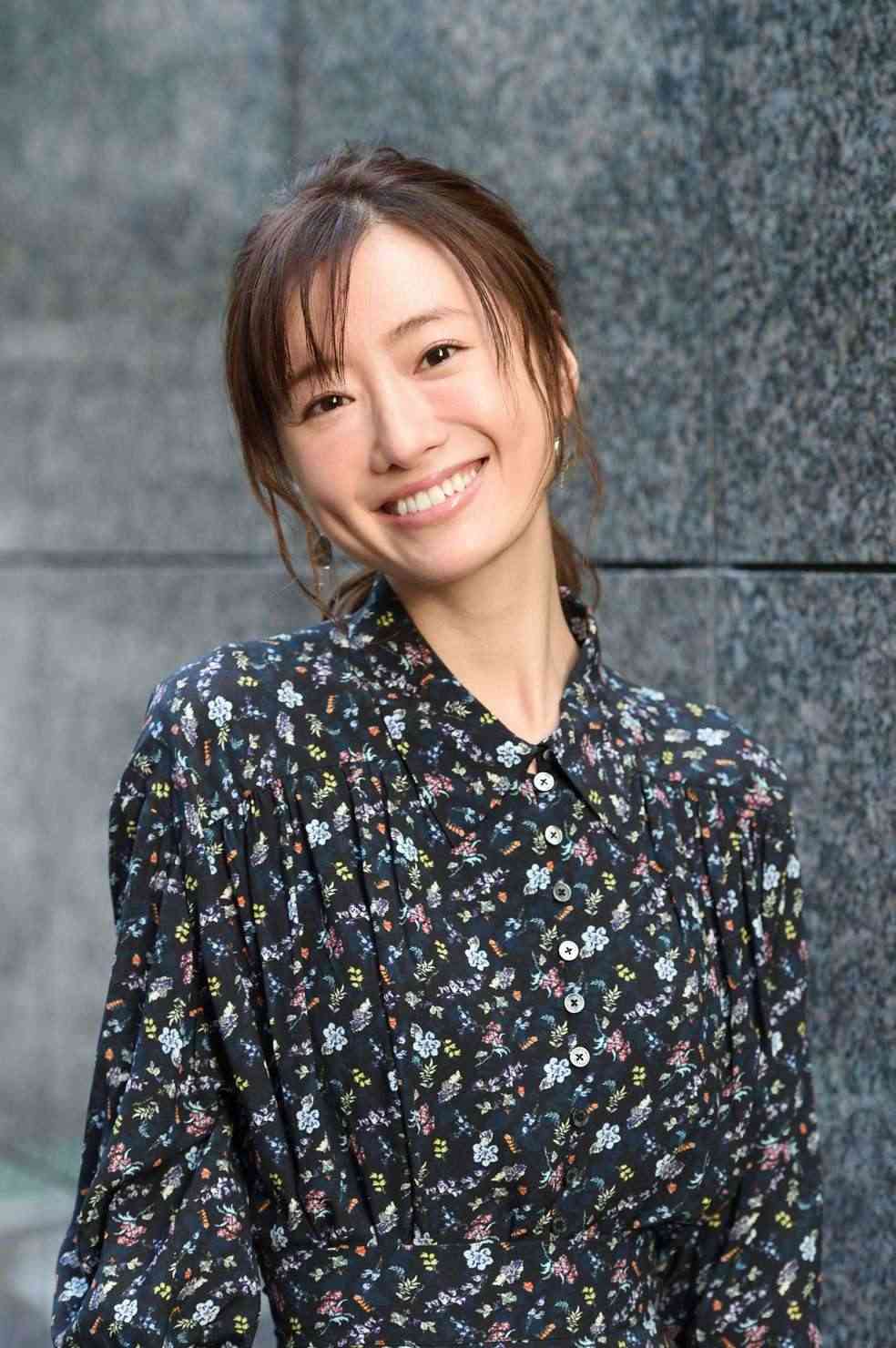 松本まりか、写真集表紙は奇跡の“帽子ブラ” 海から出るとき「隠せるものが近くになく…」