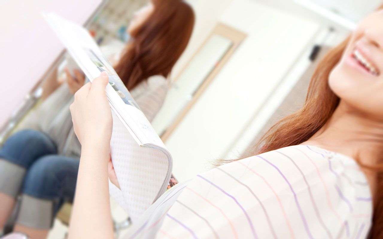 「長さ」ではなく…美容師が教える、髪を切るときに言うといい「意外な言葉」 | 文春オンライン