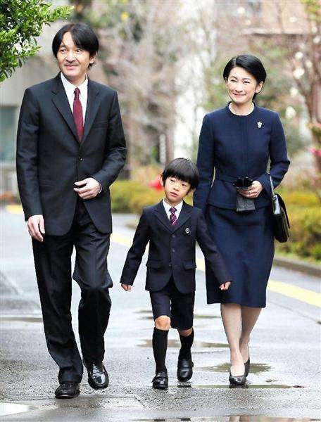 菅義偉首相「男系継承の重み踏まえる」と表明　自民保守グループとの面会で