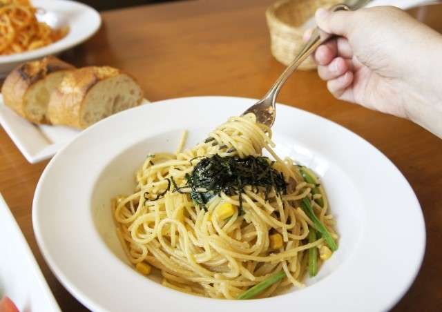 食事中の“一口ちょうだい”、ソファで寝落ち…「どうしても止められないこと」ありますか？