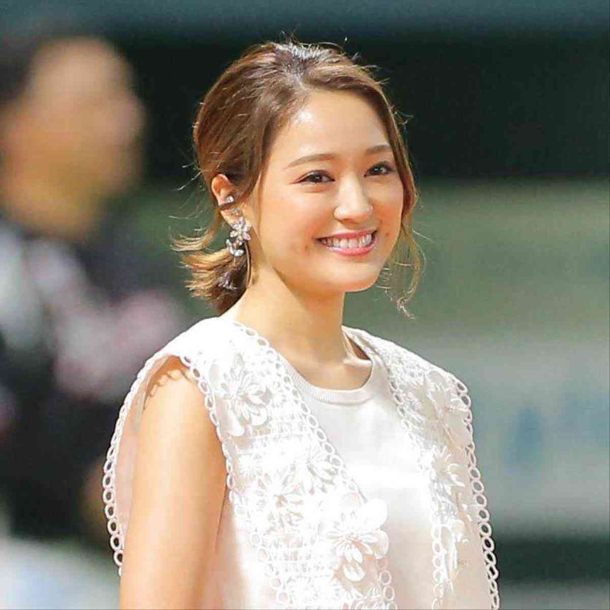 chay、結婚式の写真を公開　ウエディングドレス姿に「ドラマみたい！！」