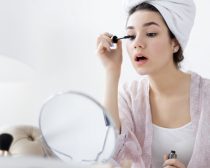 まつ毛美容液の副作用が問題に。危険なのか眼科医に聞いてみた - Peachy - ライブドアニュース