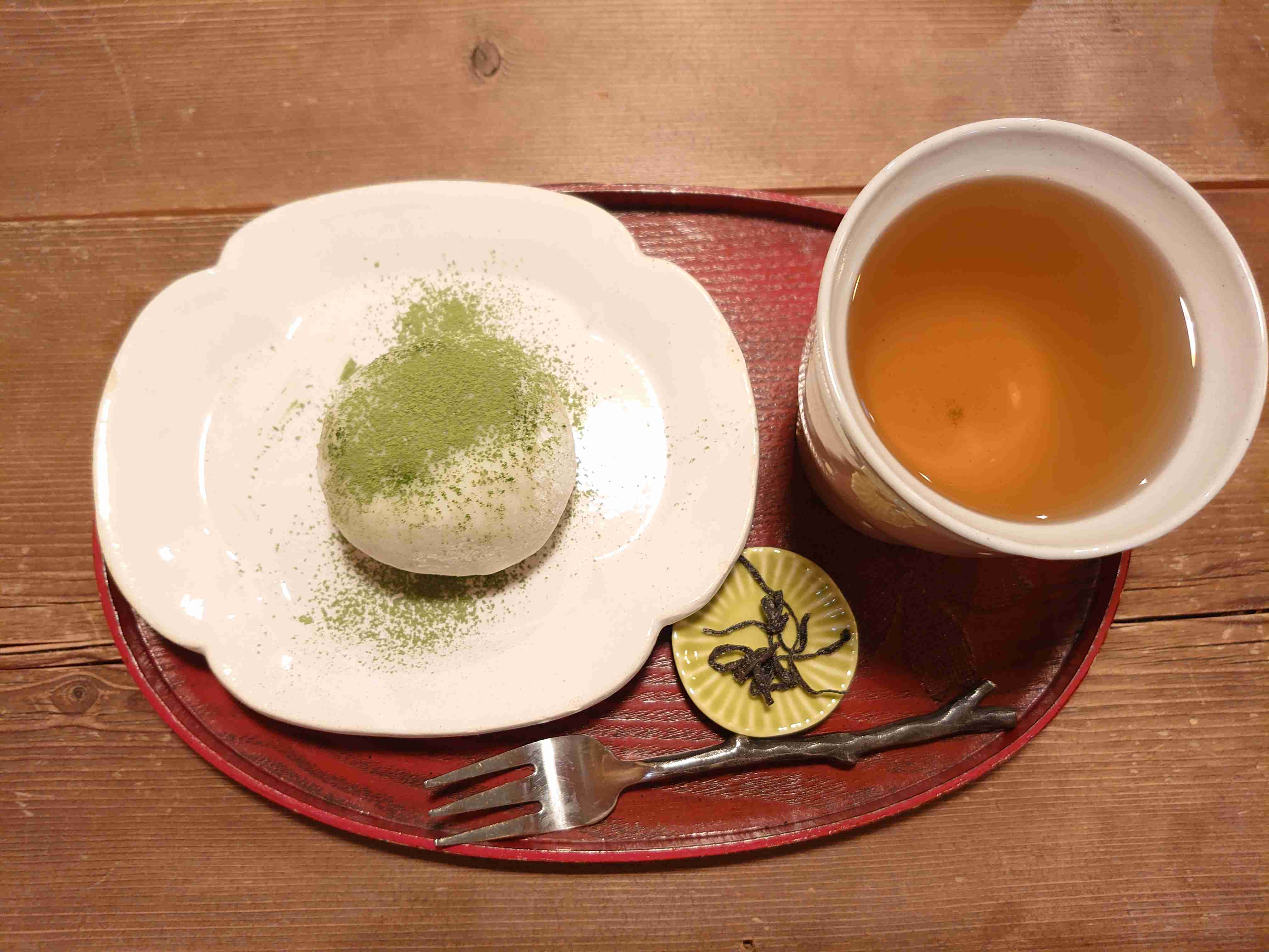 【画像】カフェでの一枚を見せてください☕📷️