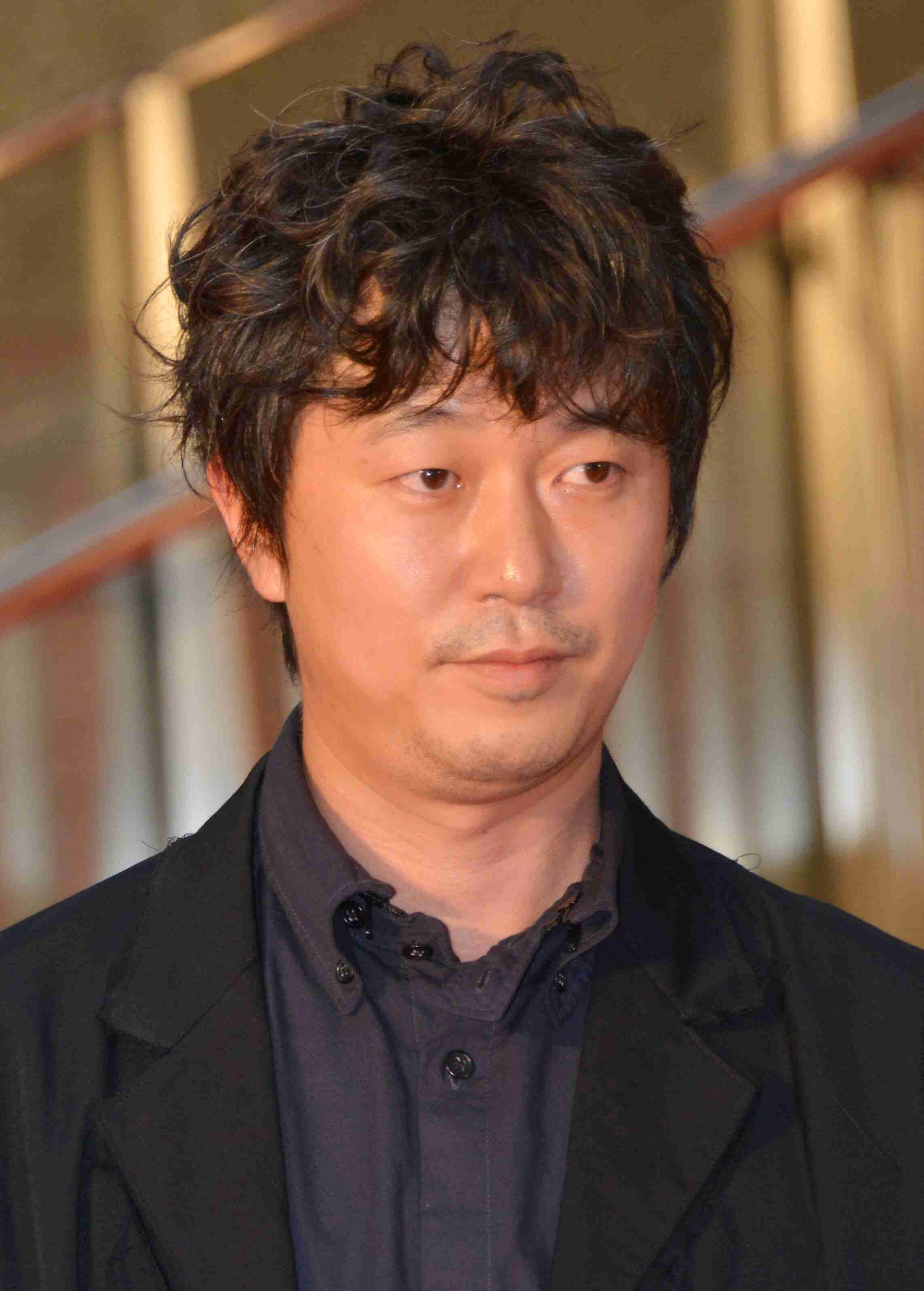 新井浩文被告人に懲役4年の実刑判決、執行猶予つかず　マッサージ店の女性に性的暴行