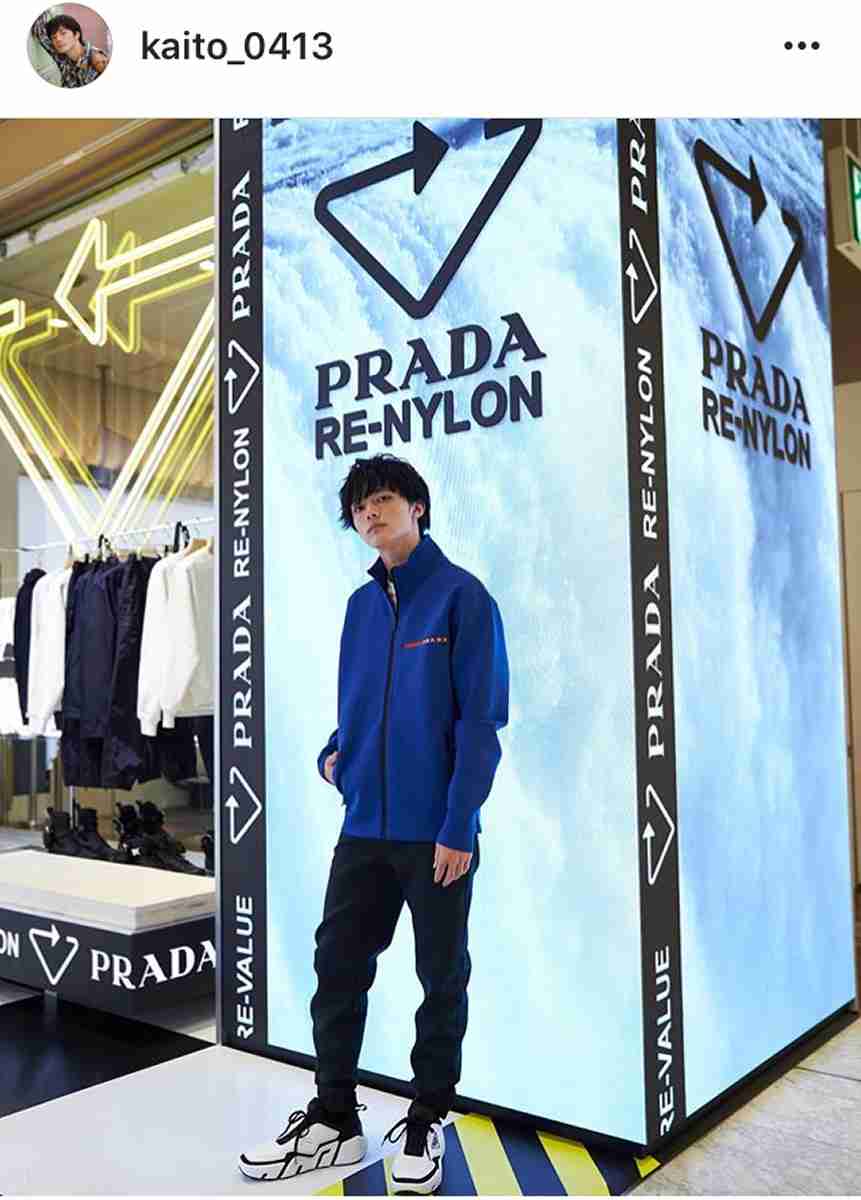 ミスチル桜井和寿の長男・kaito、プラダの全身ショット「佐藤健に見えました」「破壊力ありすぎます」