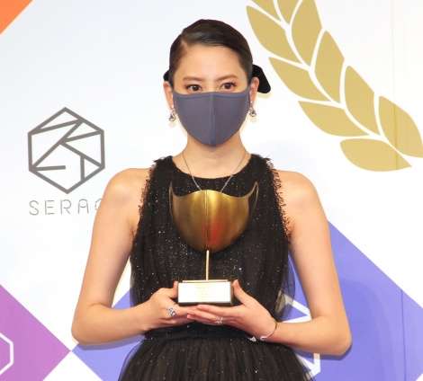河北麻友子、“マスクニスト”受賞報告は「とりあえず出川さんに」