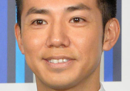 ピース・綾部の〝超密〟なパーティーに非難ごうごう「日本ではやっちゃいけない人数」「マスクしてー」 | 東スポのニュースに関するニュースを掲載