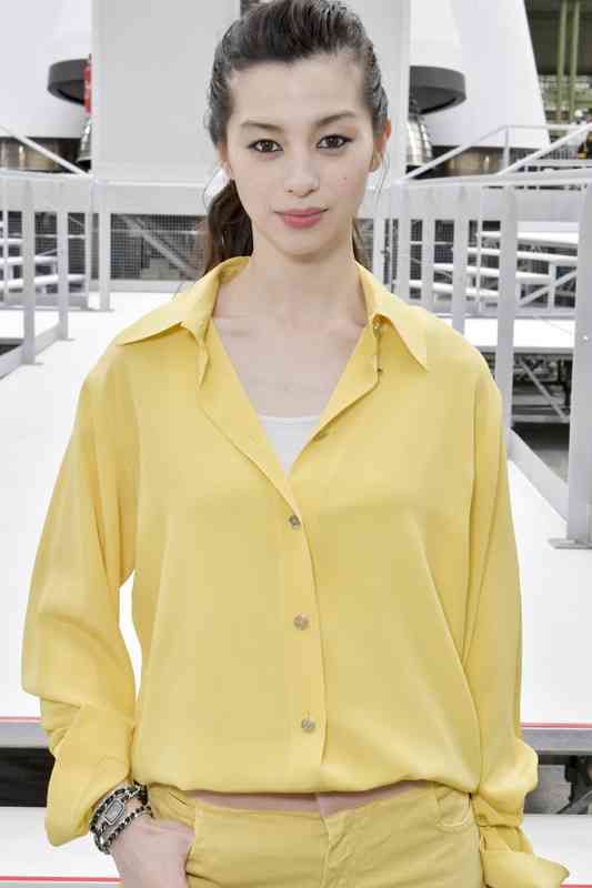 濃いメイクが似合う女優さん