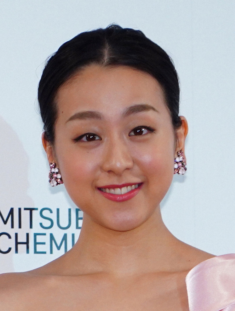 浅田真央さん　タケノコ王から“ド派手”誕生日ケーキに驚きの声　「衣装の再現率高い」「クセが強すぎ」― スポニチ Sponichi Annex 芸能