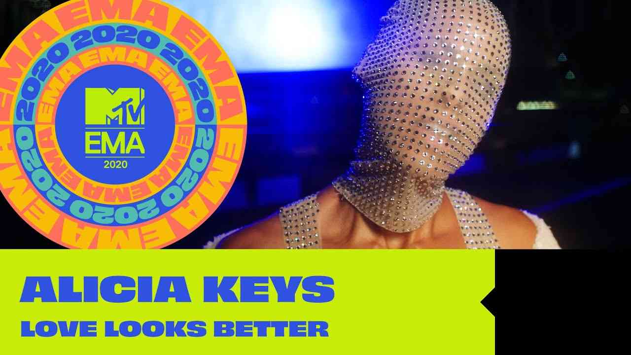 アリシア・キーズ、MTV EMAでのフルマスク姿に賛否「ゴージャス!」「まるでフォートナイトの