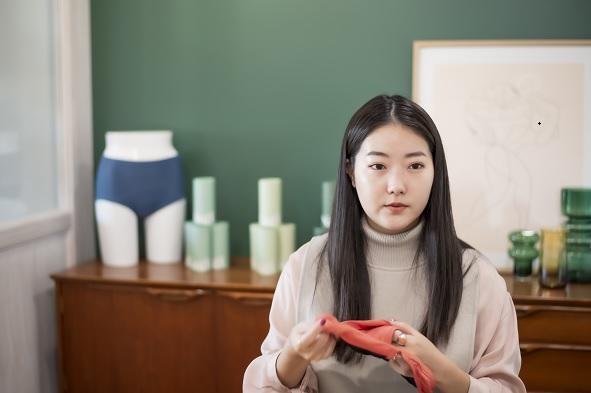 「生理を忘れる体験」ナプキン不要「吸水ショーツ」が快適　発売1週間で2千枚が完売 (1/3) 〈AERA〉｜AERA dot. (アエラドット) 