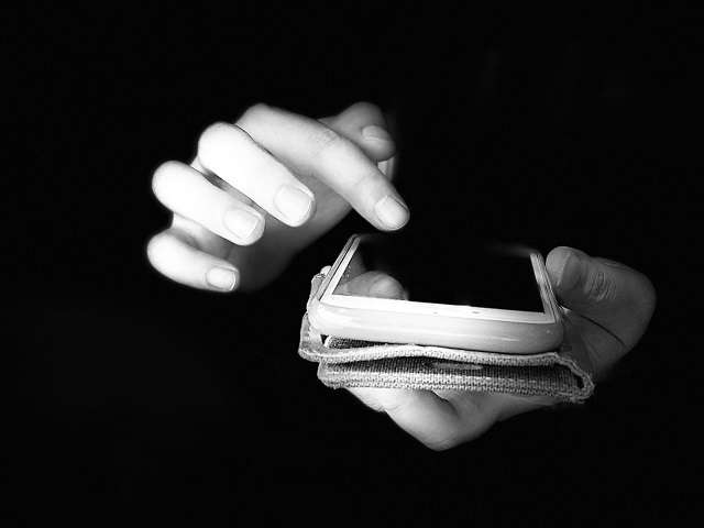 ソシャゲ廃人の40代女性「失ったものは仕事。現実世界では必要最低限の食事を取るぐらい。起きている間はずっとゲーム」 | キャリコネニュース