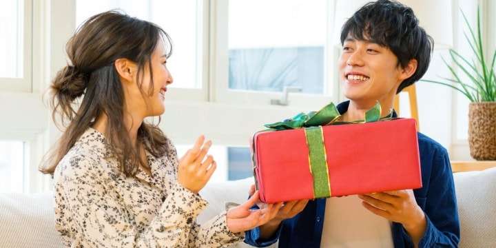 彼女がくれた「高級ブランド」のバッグ、恋が終わると「返して」と詰め寄られた！ - 弁護士ドットコム
