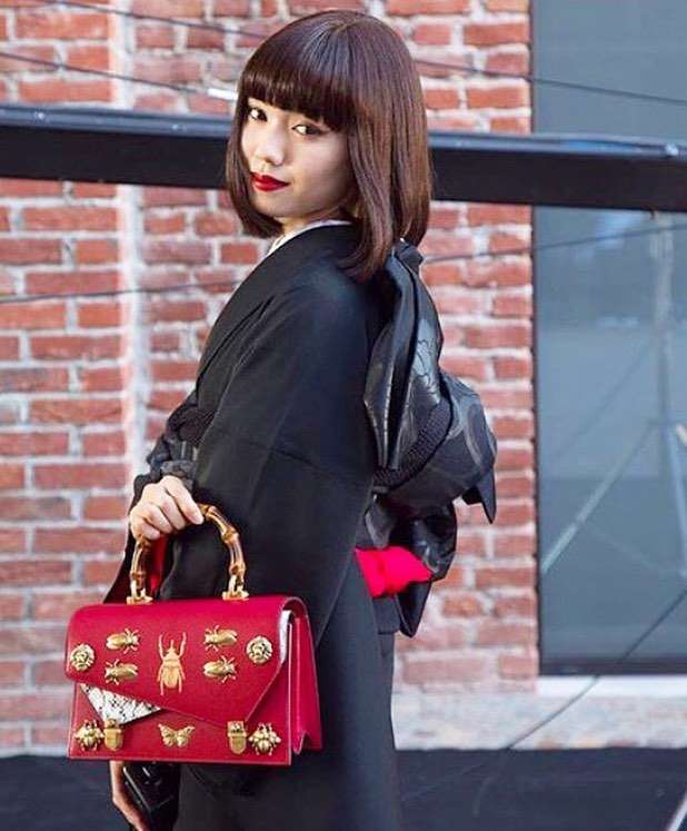 濃いメイクが似合う女優さん