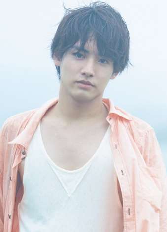 発売前に重版決定！赤楚衛二が1st写真集『A』を発売