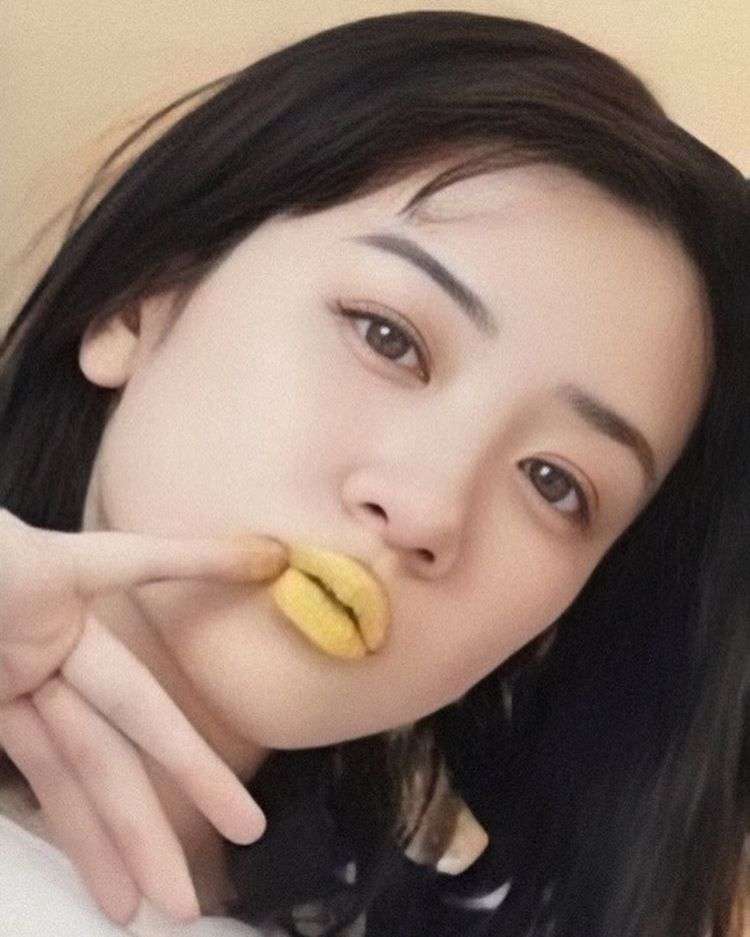 濃いメイクが似合う女優さん