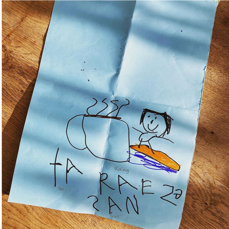 坂口憲二さん、45歳の誕生日報告 息子が描いた似顔絵公開「お父さんの仕事理解してきた」