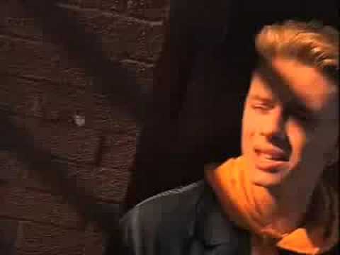 Jeremy Jordan - The Right Kind Of Love - YouTube