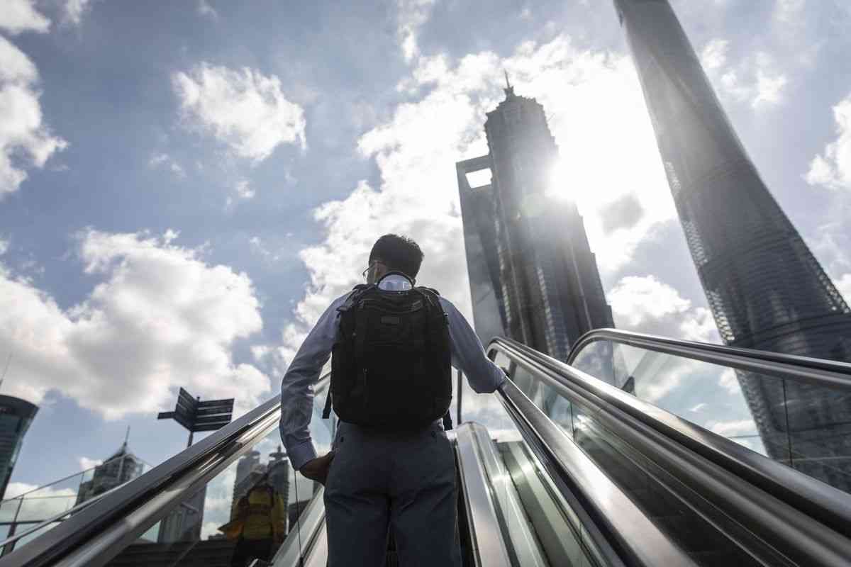 上海の銀行にパンデミックの痕跡なし、マスク姿も不在－欧米と対照的 - Bloomberg