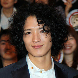 冨永愛、シンプルなボーイッシュコーデ公開　少年風のカジュアル姿にファンもびっくり
