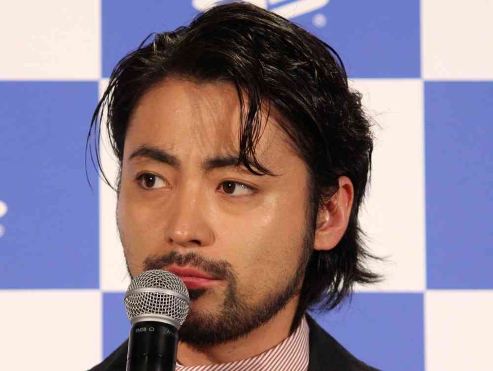 「毛玉」こと山田孝之が衝撃写真を公開　ヒゲが半分ナシで「変態に見えます」: J-CAST ニュース【全文表示】