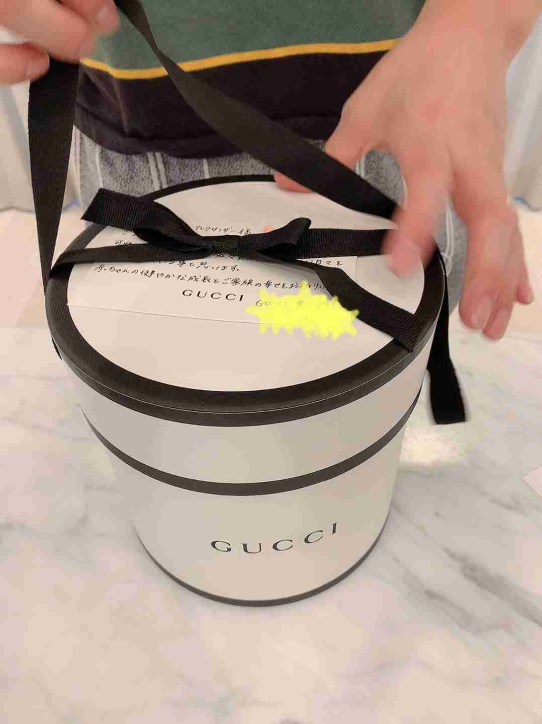 アレク&川崎希、GUCCIから娘に届いたプレゼント「すごくいい香り」