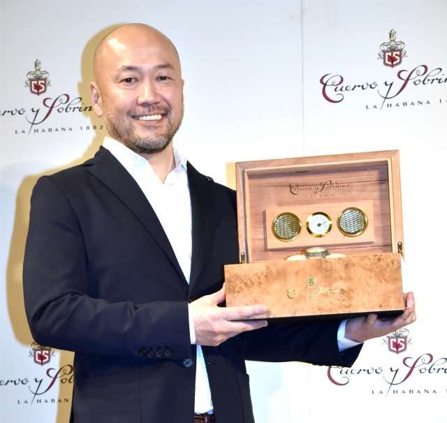 井上雄彦氏、ラティーノJAPAN賞に発奮「『もっと仕事しろ！』って言われそう」｜秋田魁新報電子版