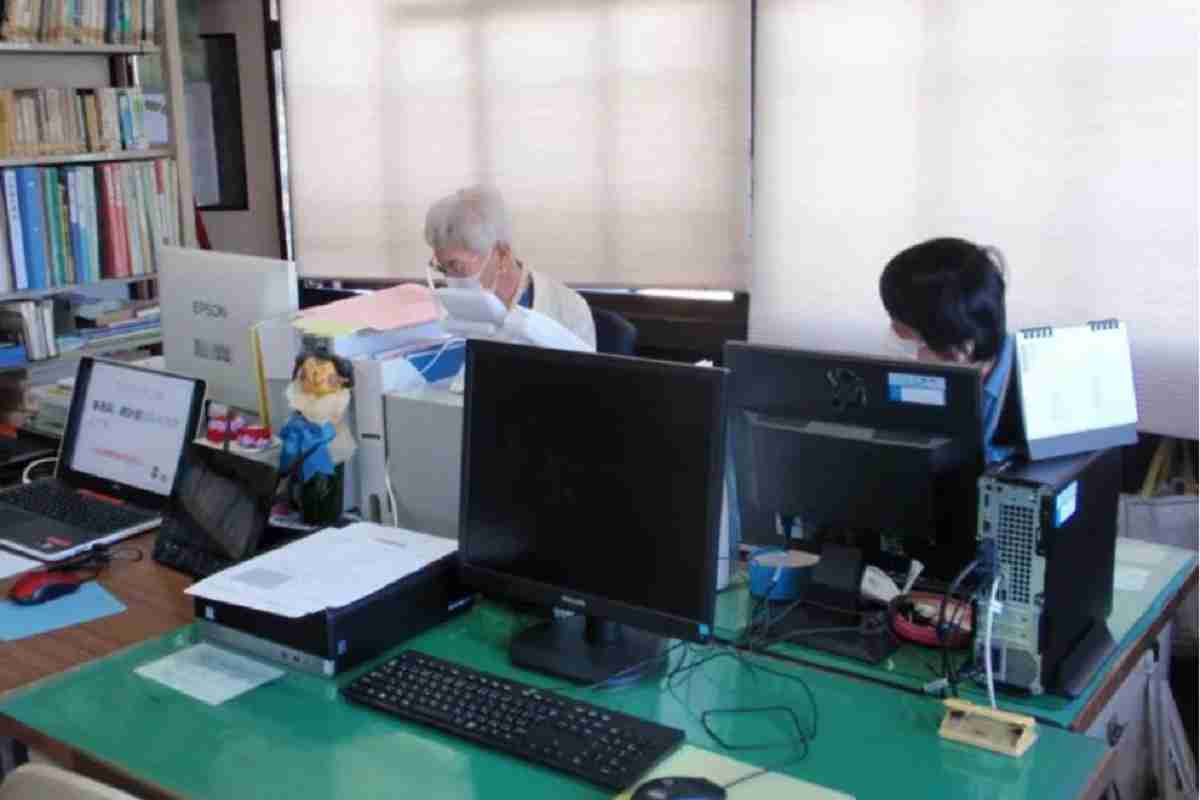 いのちの電話相談員は交通費自己負担　延々罵倒されることも｜NEWSポストセブン