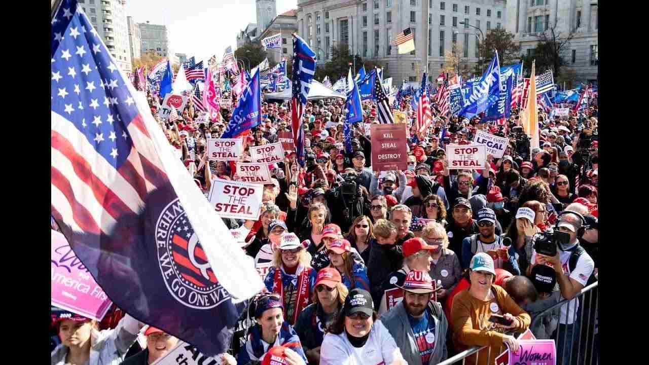 『米国：光と闇の闘い』、11月14日米国ワシントンD.C.トランプMAGA行進、それに対するアンティファ-BLM連中の妨害工作。 - YouTube