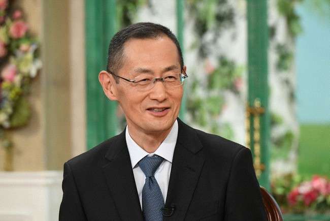 徹子の部屋で呼び鈴が鳴る 渡辺謙が乱入 1分で立ち去り山中教授もビックリ