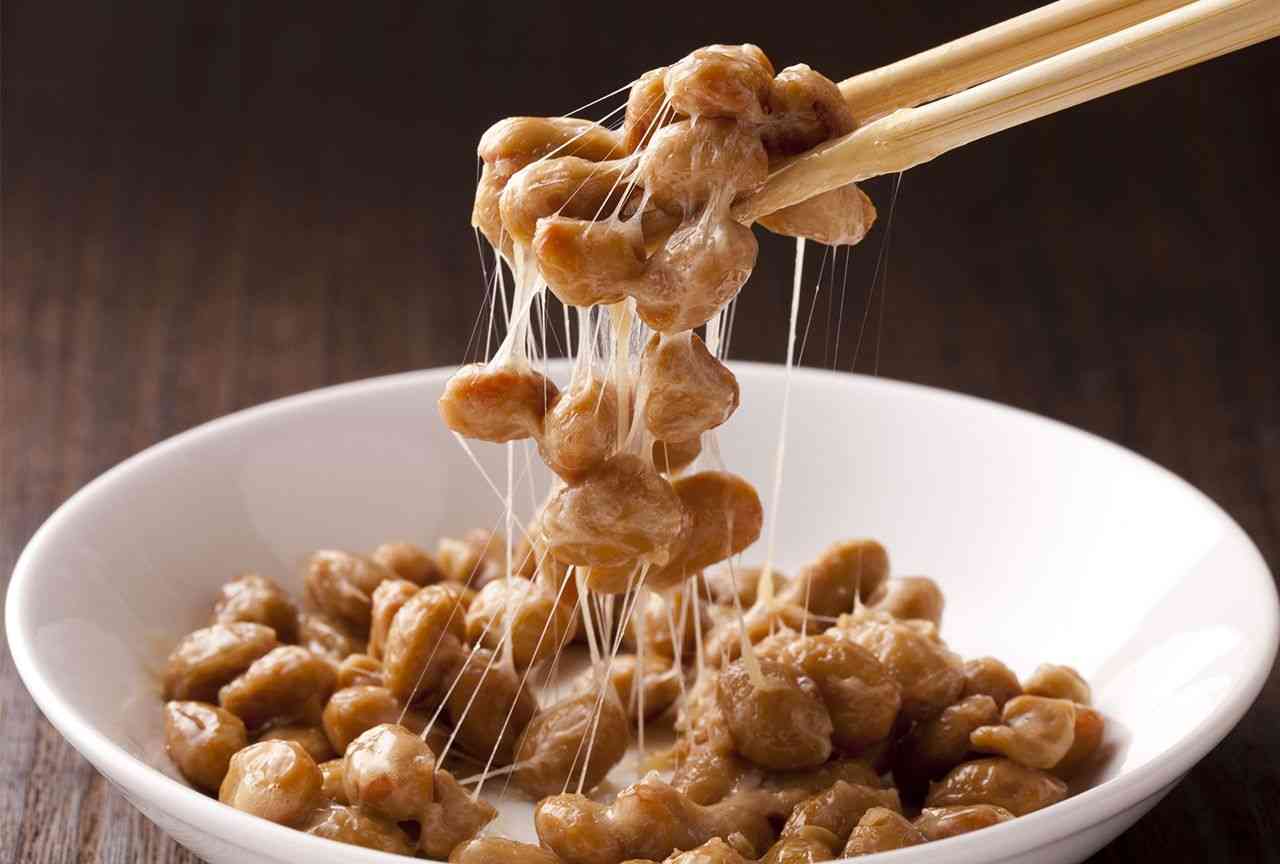 納豆が最強すぎる！ 動脈硬化予防から美肌作りまで「健康効果」爆上げの食べ方56選 | 週刊女性PRIME