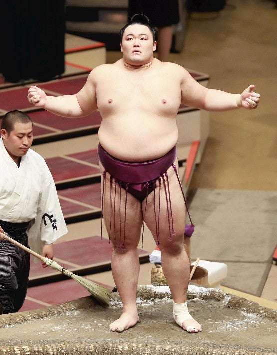 大関・朝乃山が初の休場、２日目に敗れ１勝１敗 : 大相撲 : スポーツ : ニュース : 読売新聞オンライン