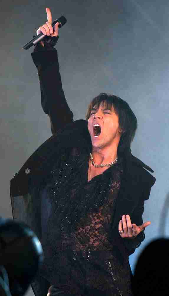 氷室京介 装飾展示のアクセサリー2点が盗難被害 公式サイトが情報提供呼びかけ ガールズちゃんねる Girls Channel