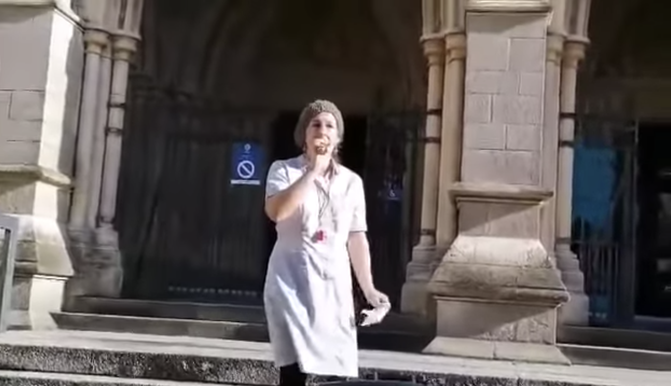 英国の看護師が「私はもう嘘をつけない」と内部告発——政府発表の新型コロナ感染者数データが大幅に誇張されていると発表｜500人近い専門家たちも政府を批判する共同書簡をボリス・ジョンソン首相に送付 -