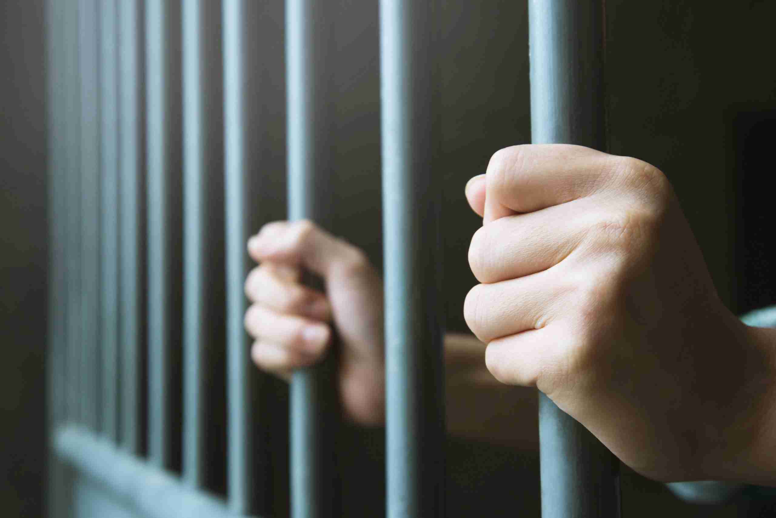 獄中の集団暴行に性犯罪受刑者が「助けて」　涙の訴えを裁判所はあっけなく退ける – ニュースサイトしらべぇ