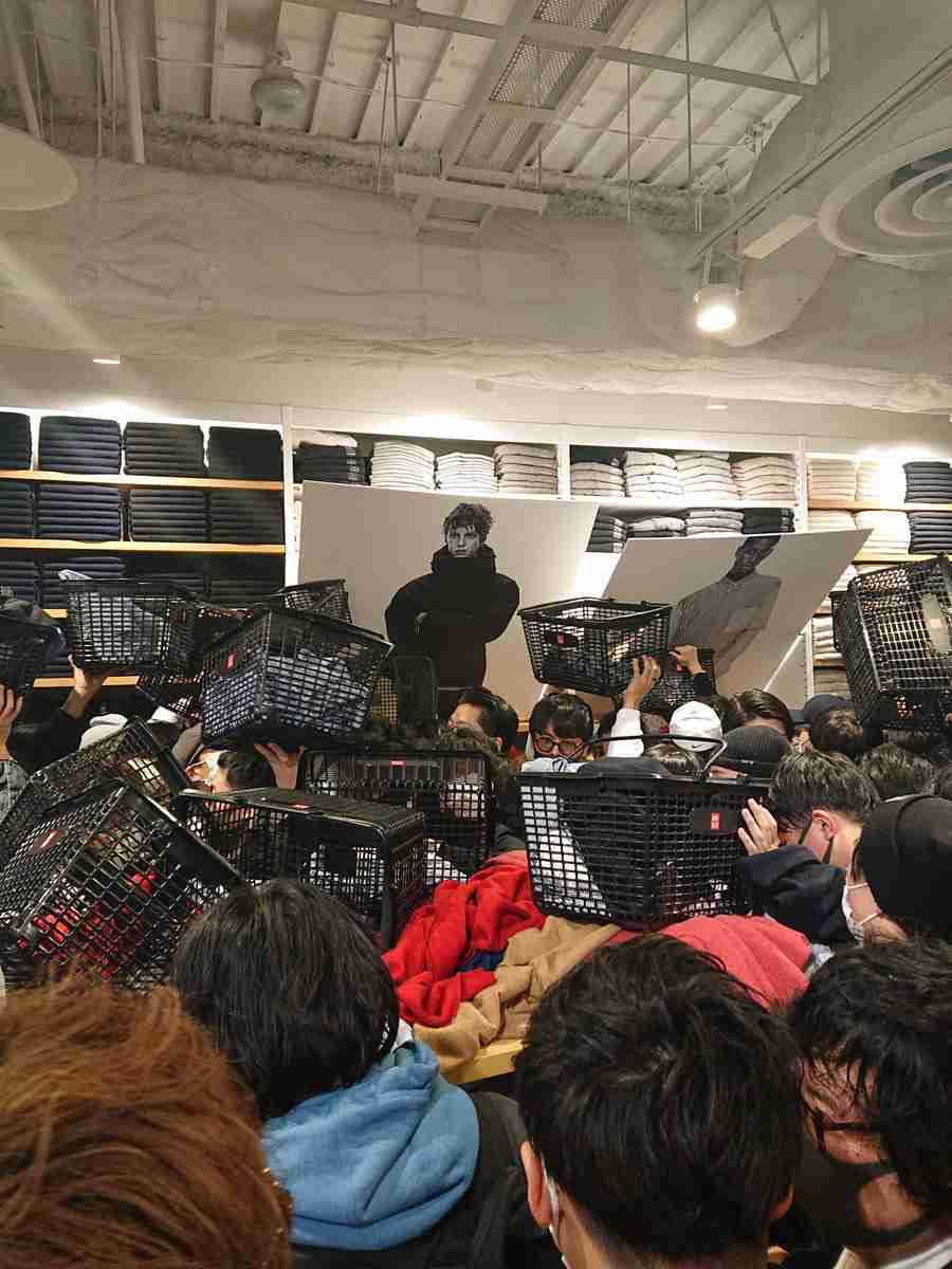 ユニクロ「＋J」人気過熱でサイトダウン　早速メルカリで高額転売される事態に