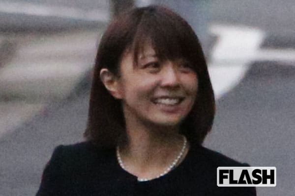 小林麻耶、実母が市川海老蔵宅に避難…“スピリチュアル夫”と2人ぼっち | Smart FLASH/スマフラ[光文社週刊誌]