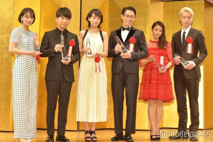 ディーン・フジオカ、波瑠、星野源、高畑充希、坂口健太郎、広瀬すずが集結“1年で最も活躍した新人俳優”に輝く - モデルプレス