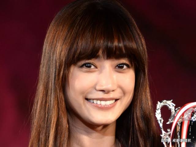 ヨンアのブランド「コエル」が米倉涼子とコラボ、