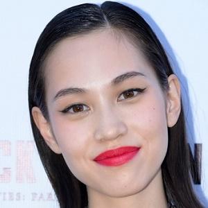 濃いメイクが似合う女優さん