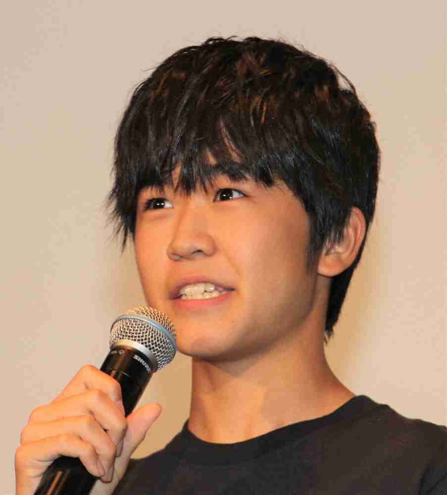 鈴木福「黒マスク×帽子」最強コーデで「かっこつけてみた」 自撮りにファンドキッ「最強説立証」