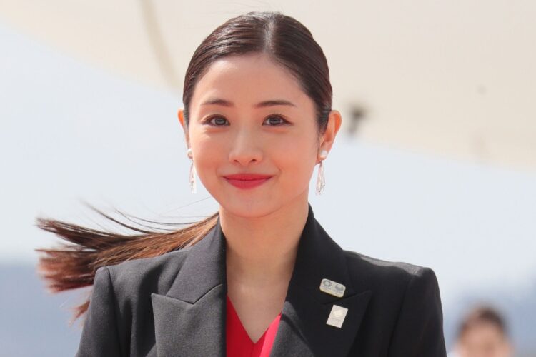 石原さとみ、母親役に初挑戦　女子高生役・永野芽郁の義母に