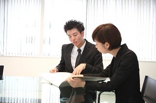 身体の一部を連想してしまうビジネス言葉「おしり」- どういう意味? | マイナビニュース