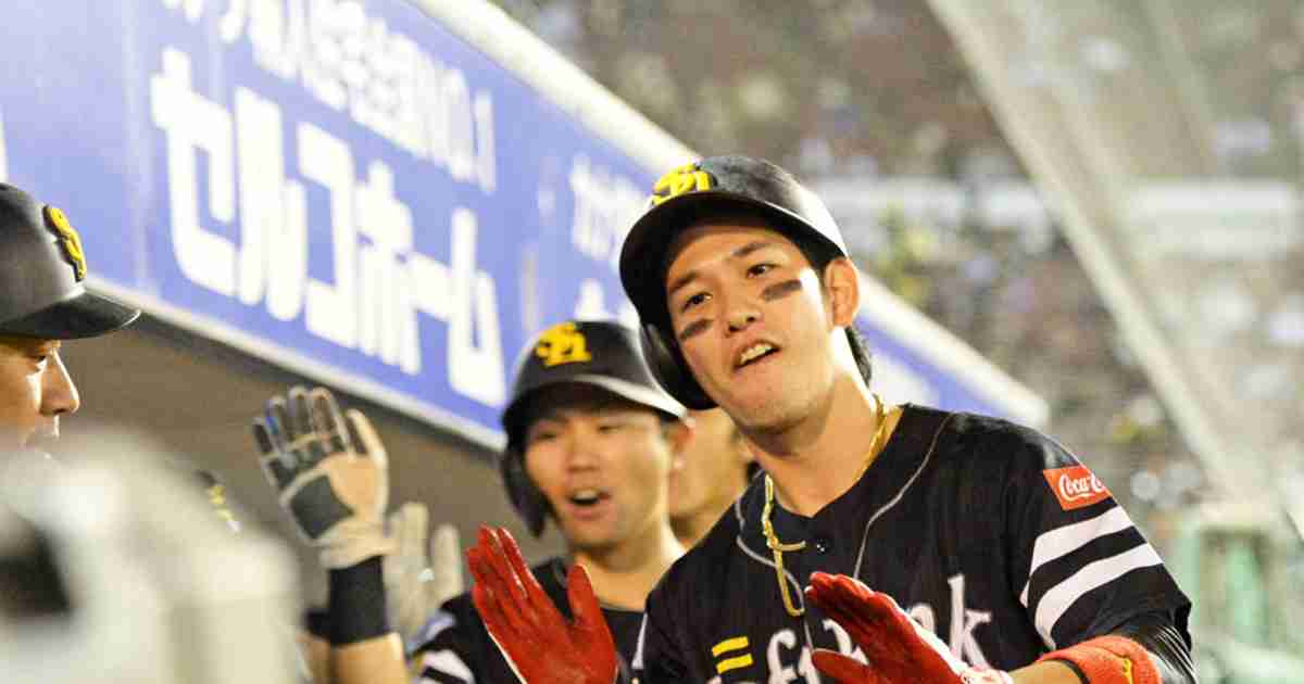 ナイターなのに目の下には黒い…ソフトバンク栗原がまねるメジャーの新星｜【西日本スポーツ】