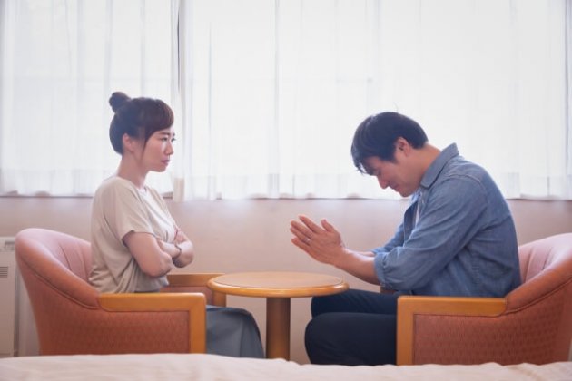 「俺が過ちを犯したのはあの女のせいだ」不倫夫の呆れた言い訳に激怒する40代女性