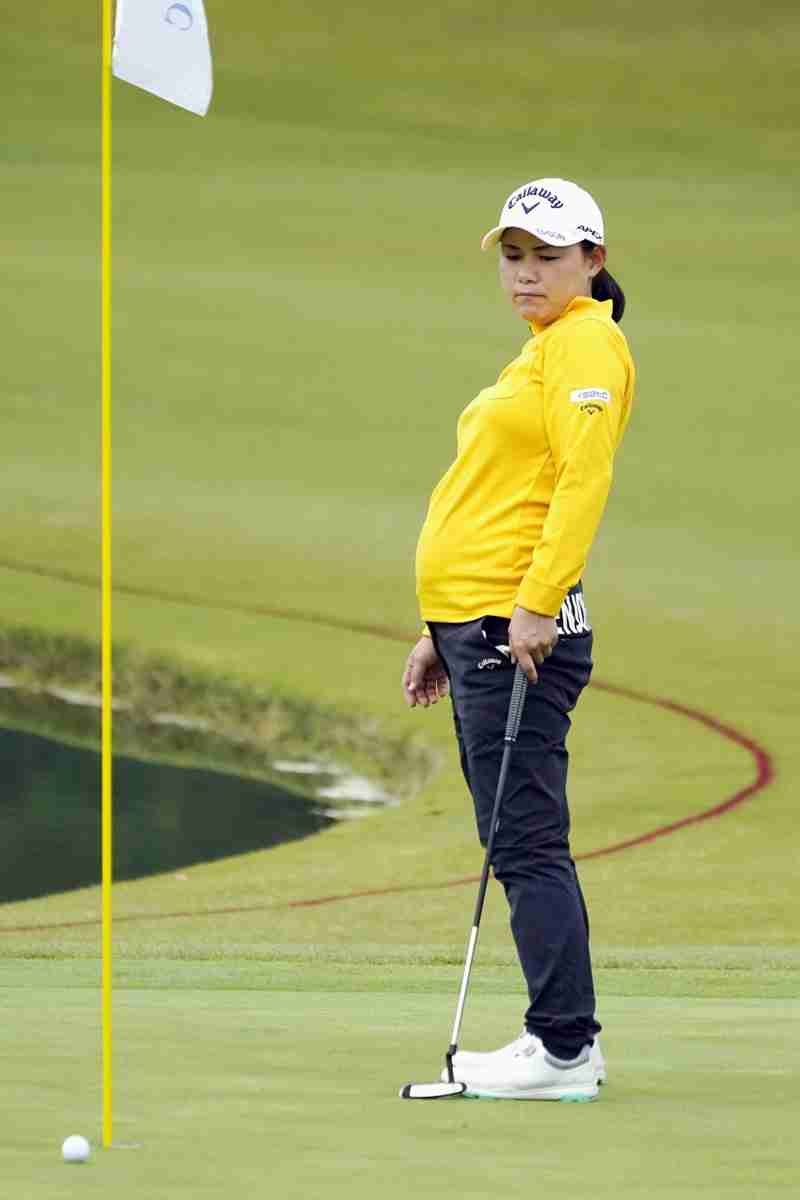 横峯さくら妊娠7か月でツアー参戦 気遣い&ハラハラの現場