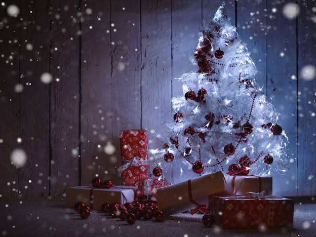 【クリスマス】専業主婦の方、夫へプレゼント贈りますか?