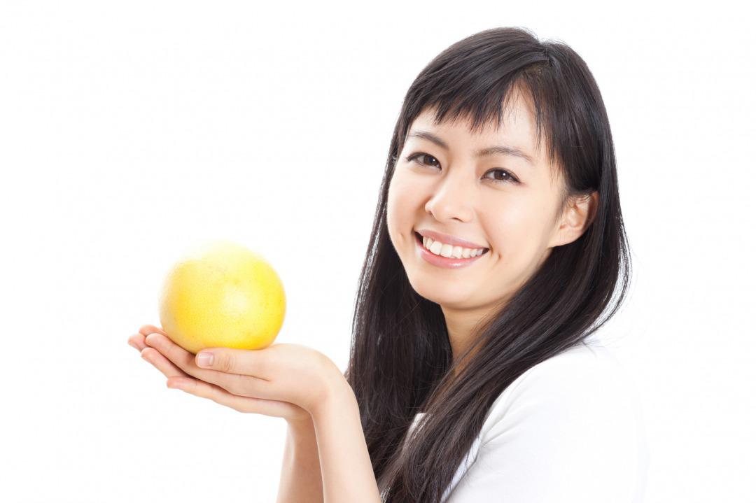 【香りでダイエット】グレープフルーツの香りをかぐだけで脂肪燃焼！医師が肥満治療に活用｜カラダネ