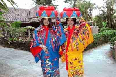 世界の素敵な民族衣装を貼るトピ